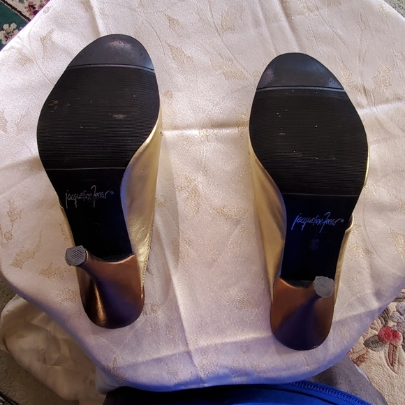 Gold heels - Picture 3 of 8